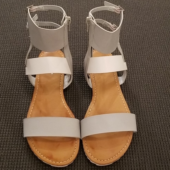 Sandals - Picture 2 of 5